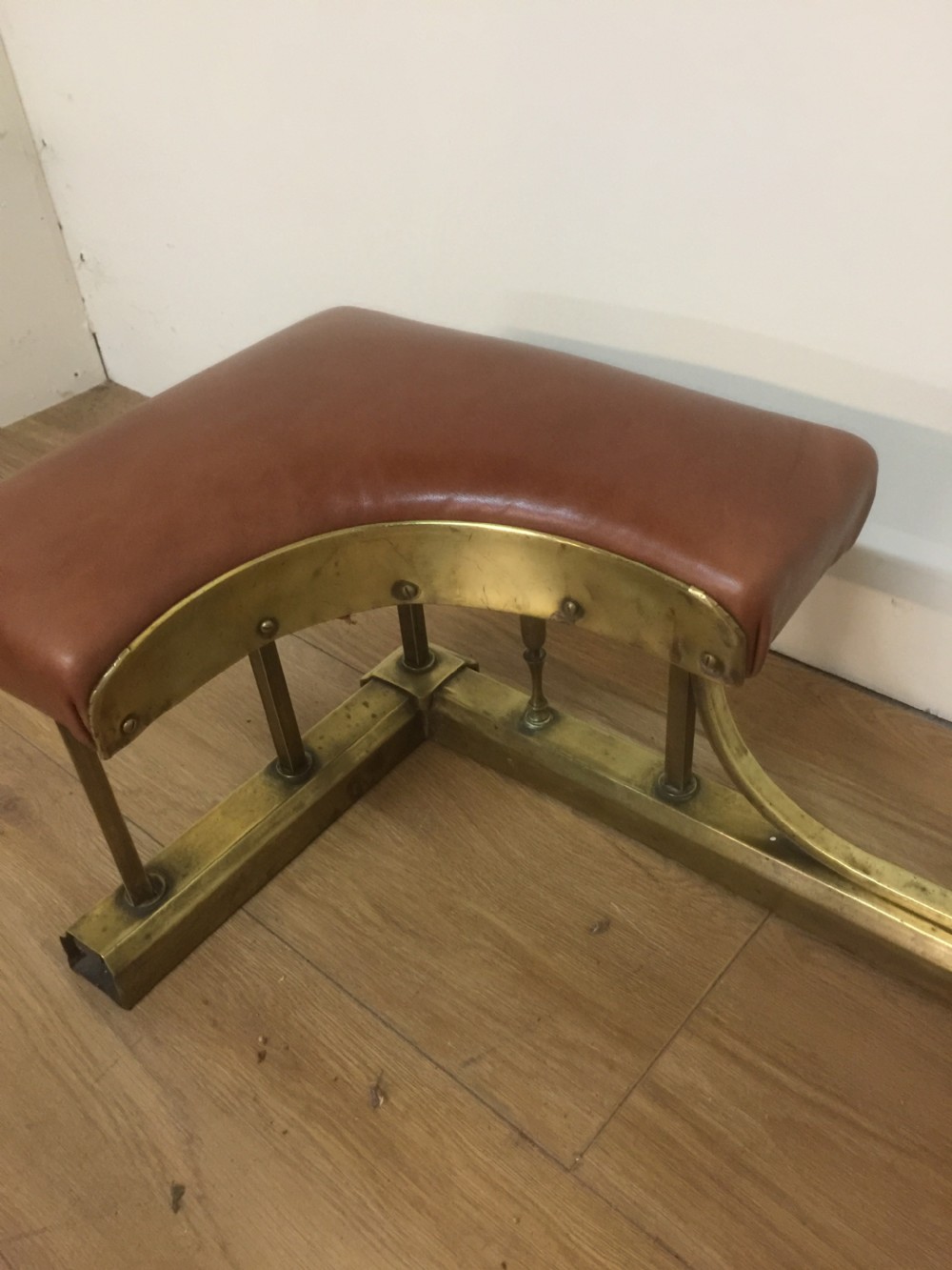 Edwardian leather and brass club fender View VII