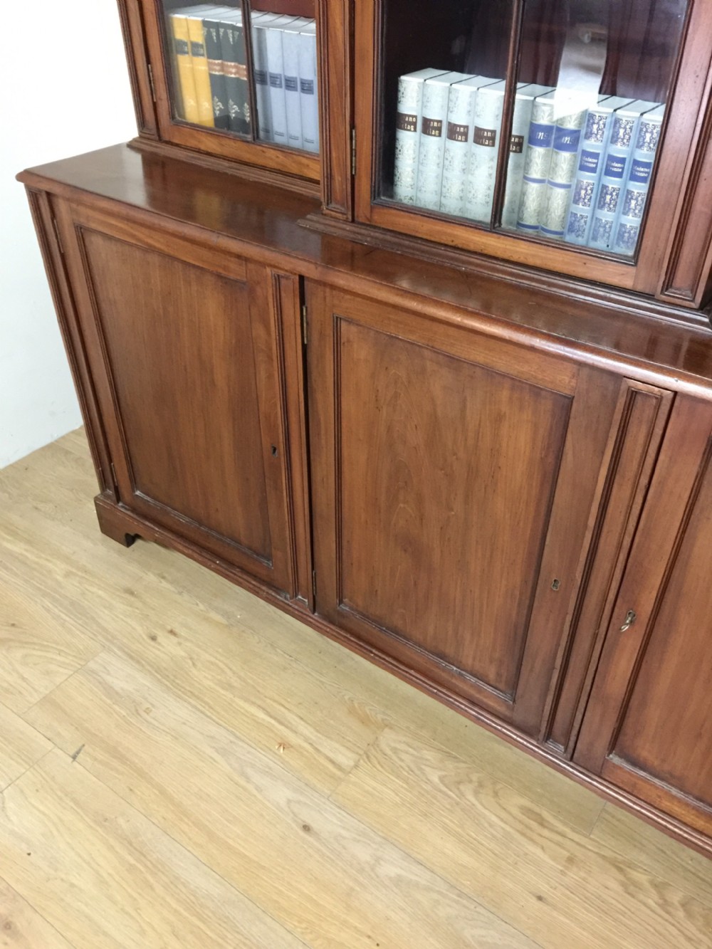 Edwardian breakfront mahogany triple bookcase View III