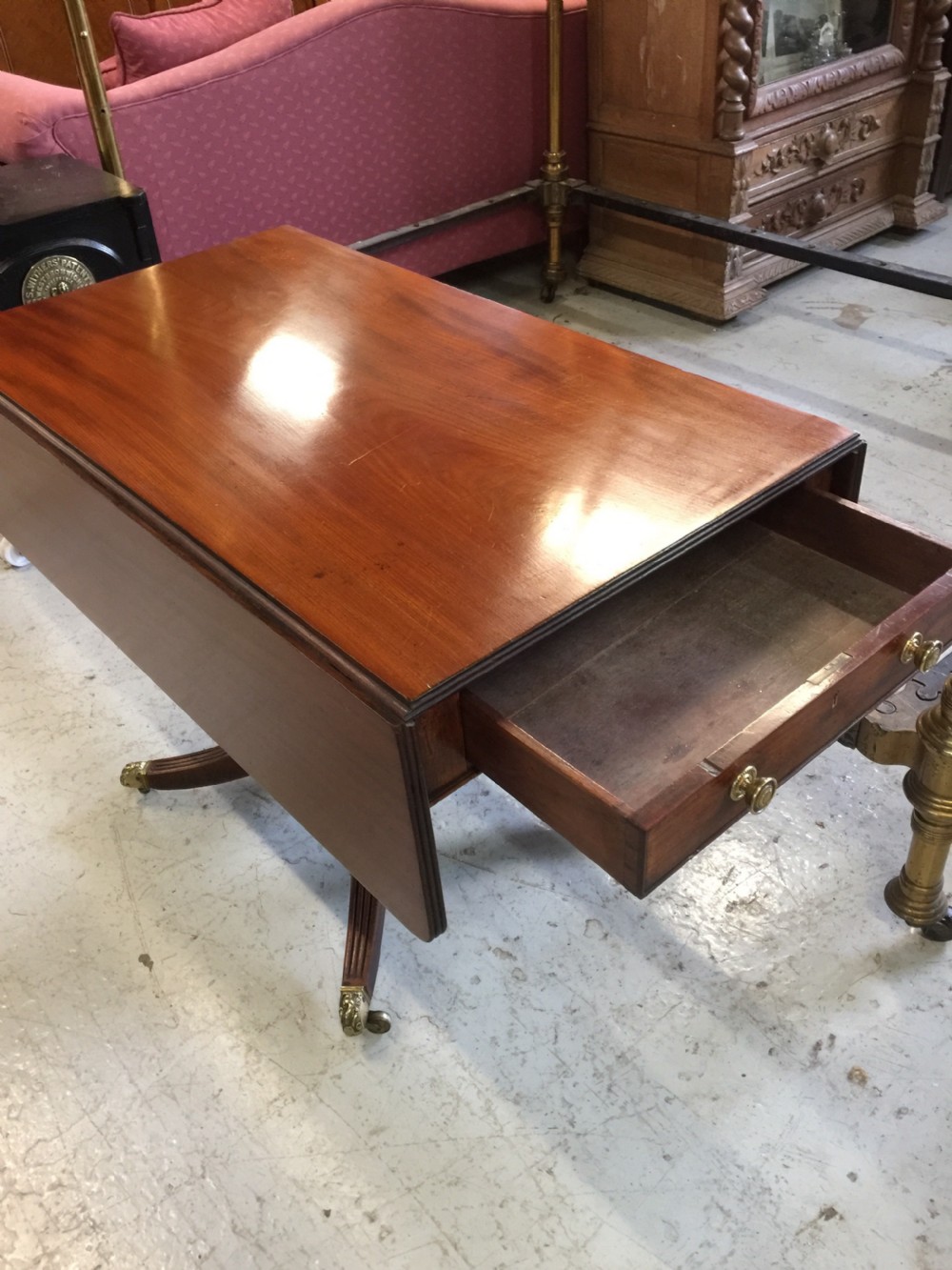Georgian Mahogany Pembroke dining table circa 1810 View XII