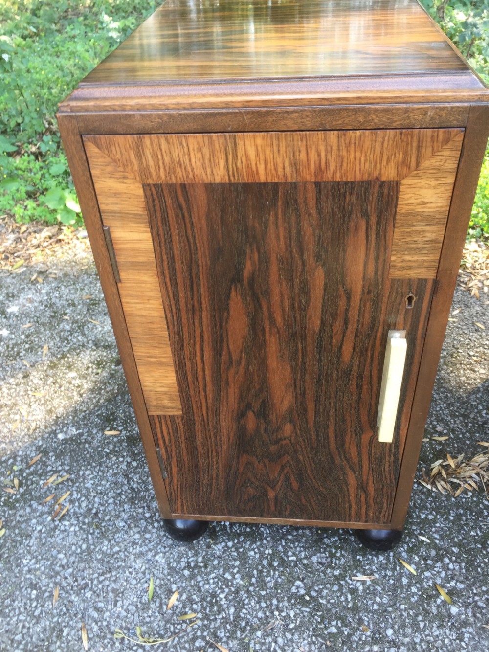 Pair of Art Deco bedside cabinets  View IV