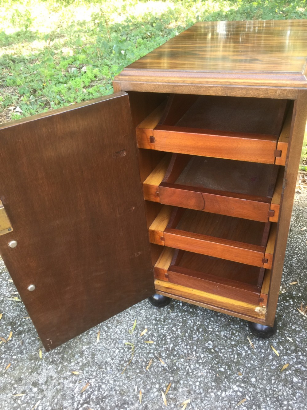 Pair of Art Deco bedside cabinets  View VIII