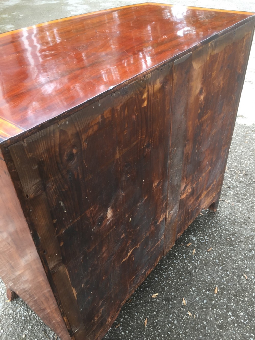 Georgian Mahogany bow front chest of drawers  View IV