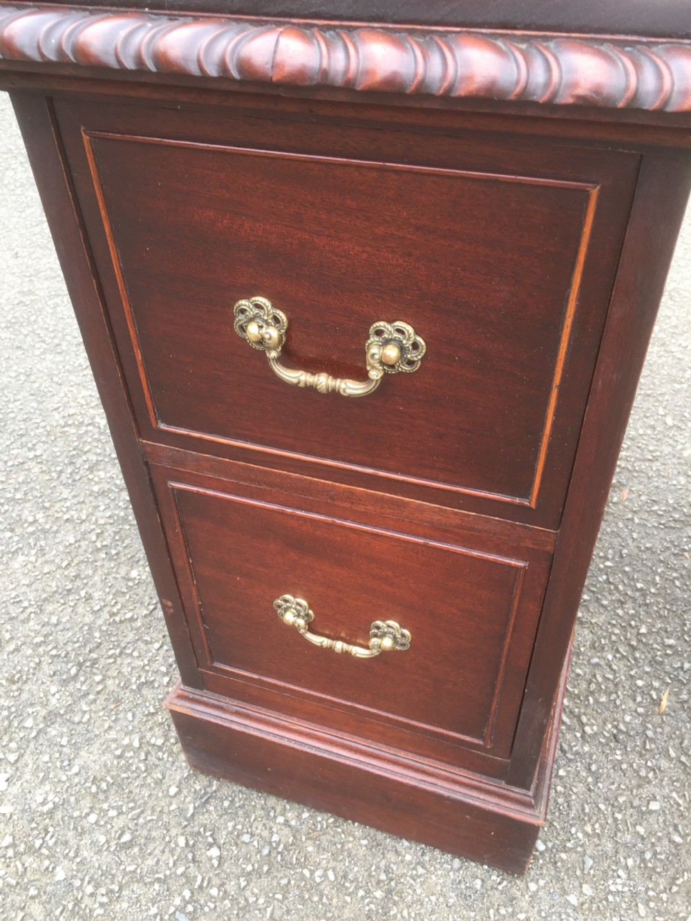 Pair of mahogany bedside cabinets with flame mahogany tops circa 1920 View III