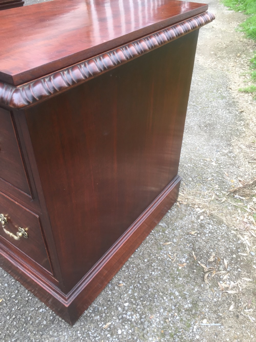 Pair of mahogany bedside cabinets with flame mahogany tops circa 1920 View IV