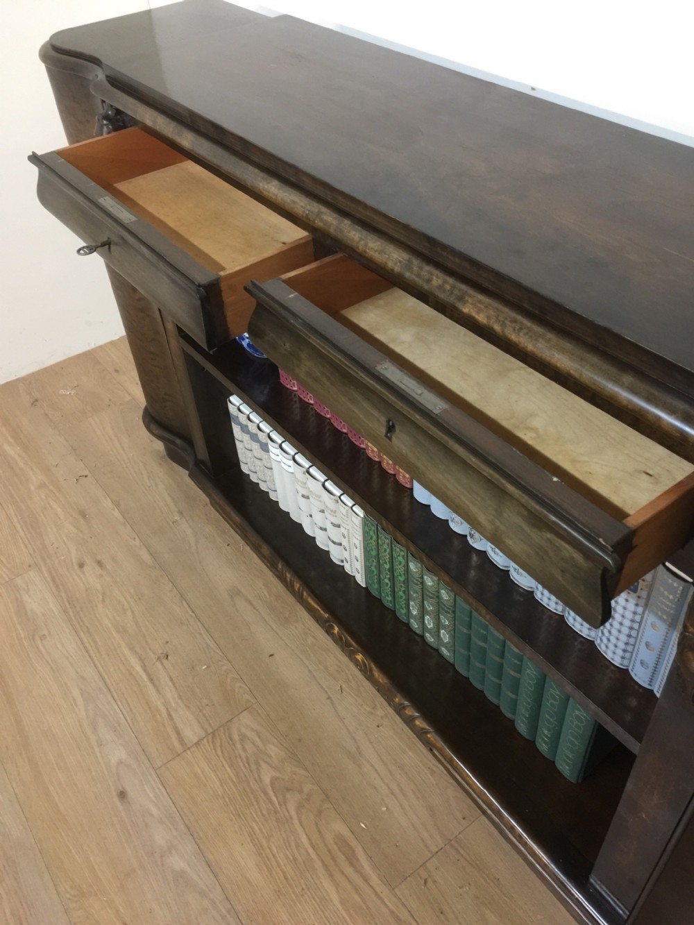 Art Deco open bookshelves  View V