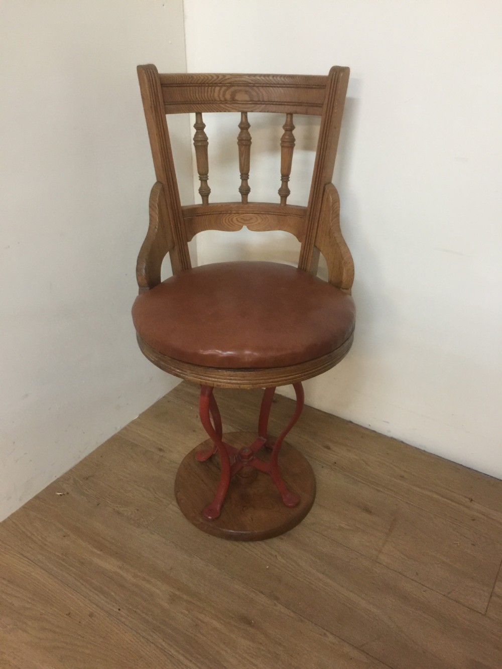 Edwardian golden oak revolving office chair with leather seat View III