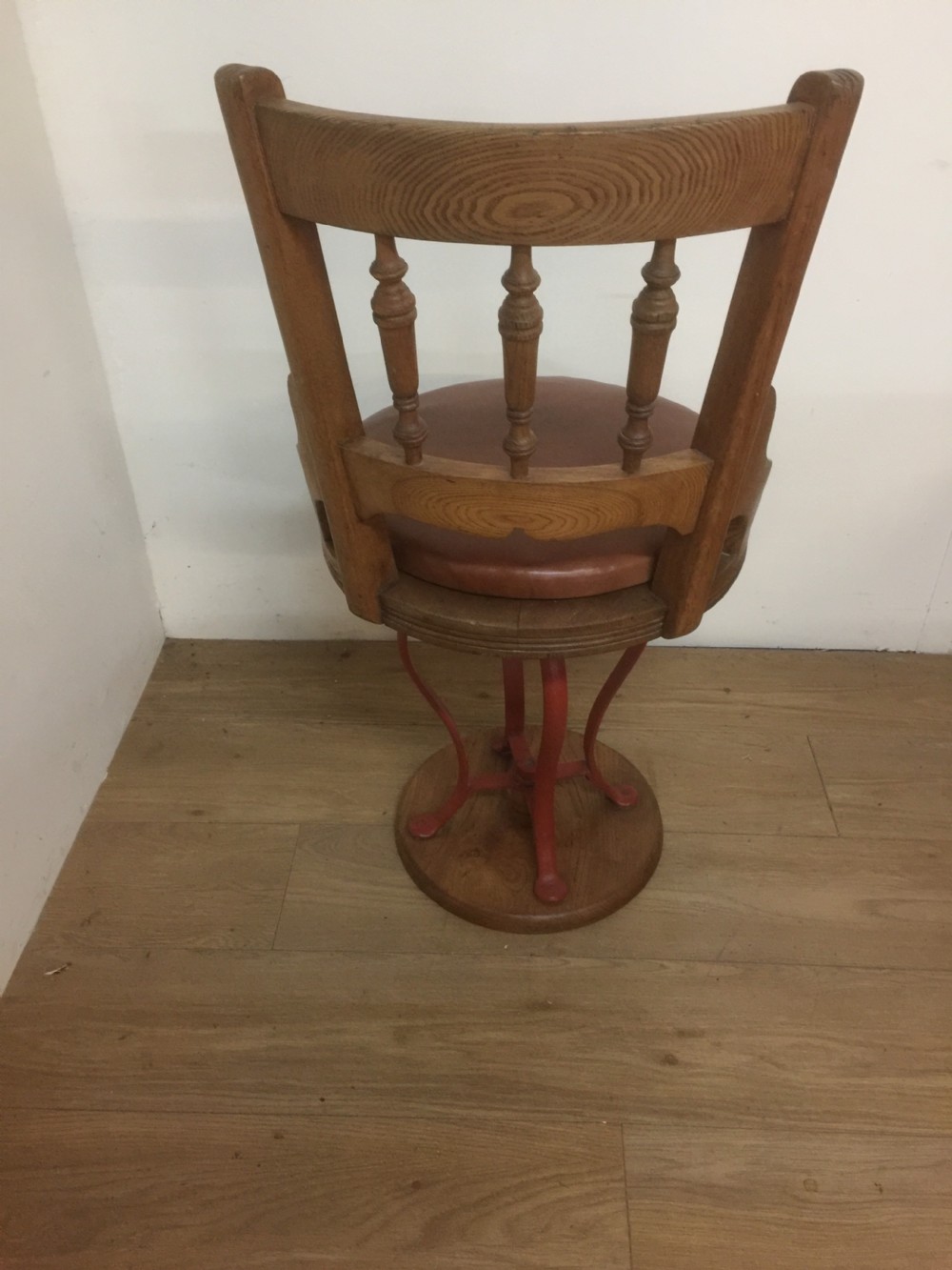 Edwardian golden oak revolving office chair with leather seat View VIII
