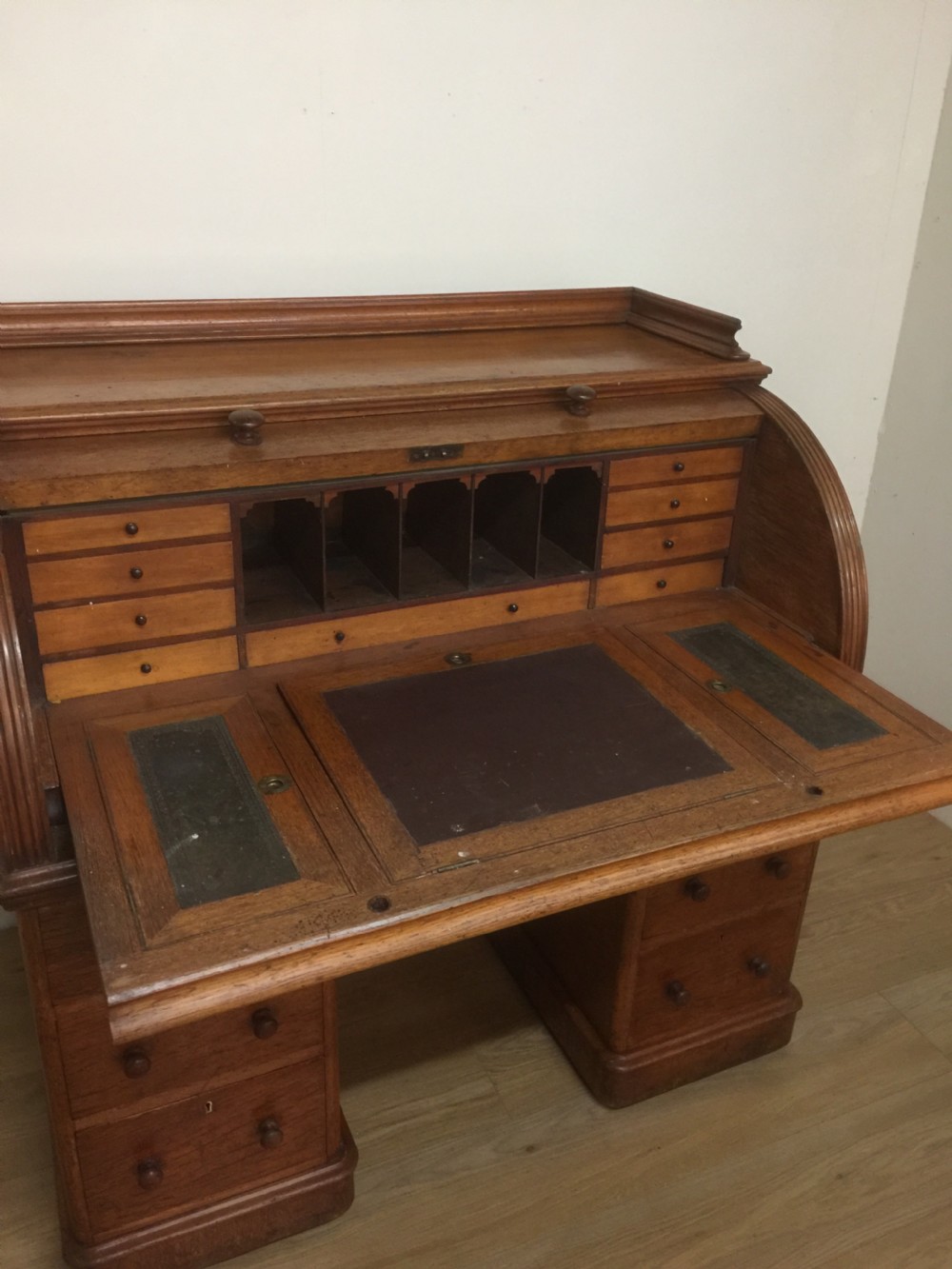 Nineteenth century golden oak cylinder desk by Carter of London View IV