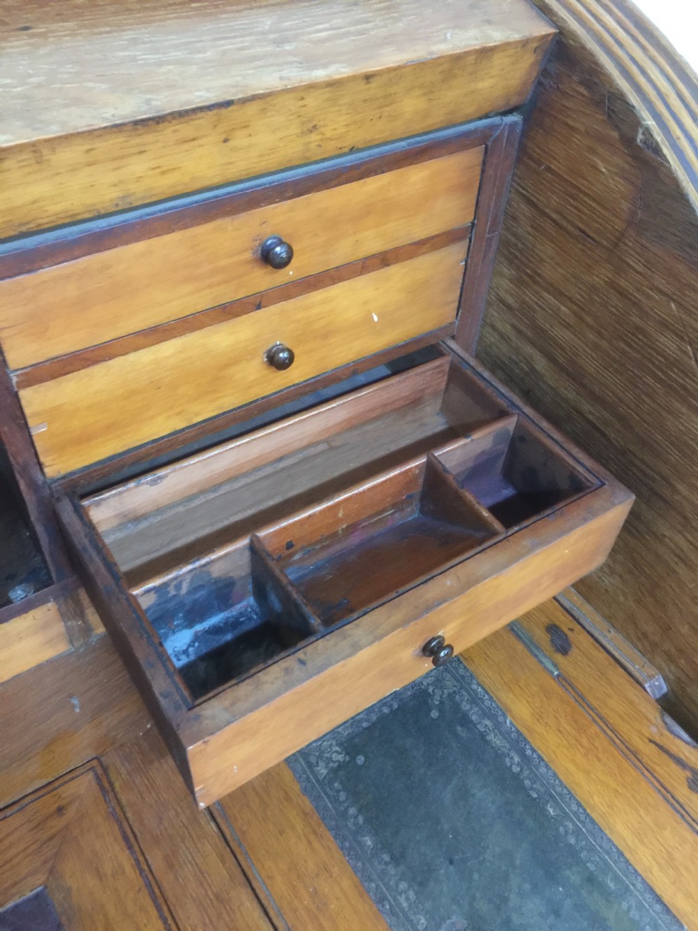 Nineteenth century golden oak cylinder desk by Carter of London View IX