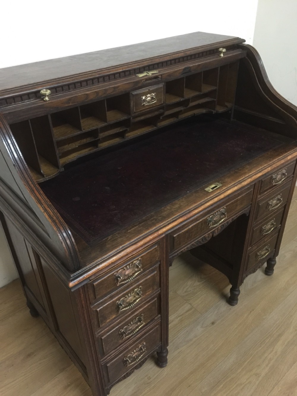 Nineteenth century oak roll top desk Superb quality  View IX