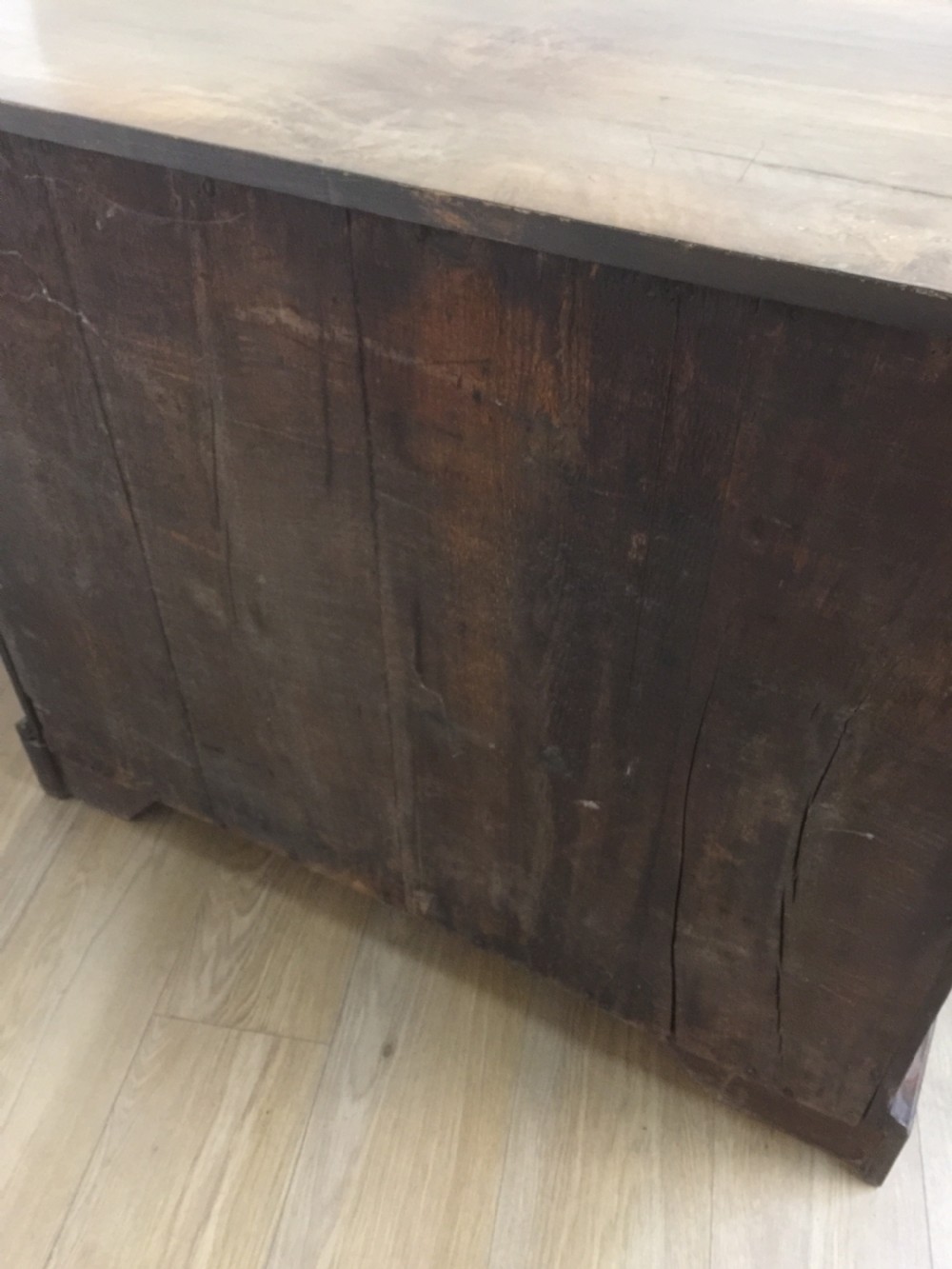 Late eighteenth century walnut crossbanded chest of drawers  View IX