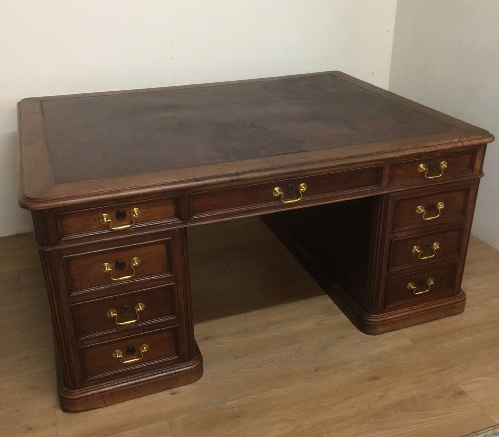 Nineteenth century large walnut partners desk