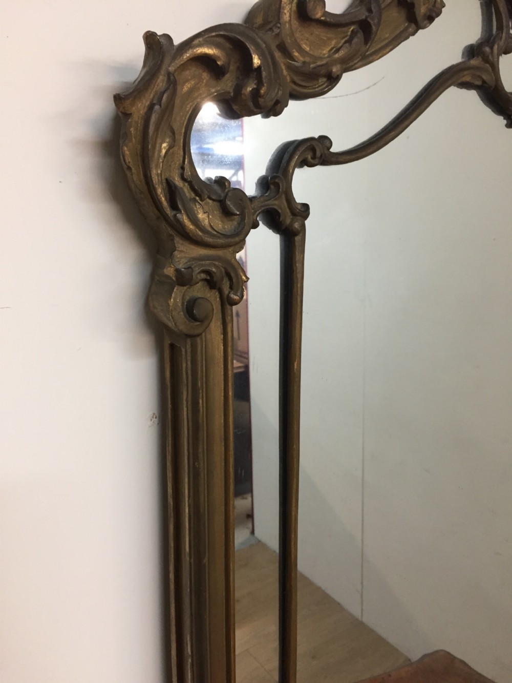 Burr walnut console table with gilded mirror  View V