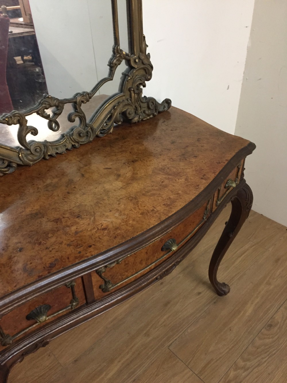 Burr walnut console table with gilded mirror  View VII