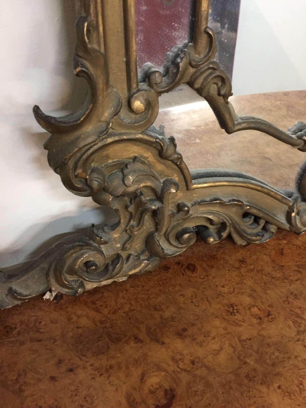 Burr walnut console table with gilded mirror  View XI