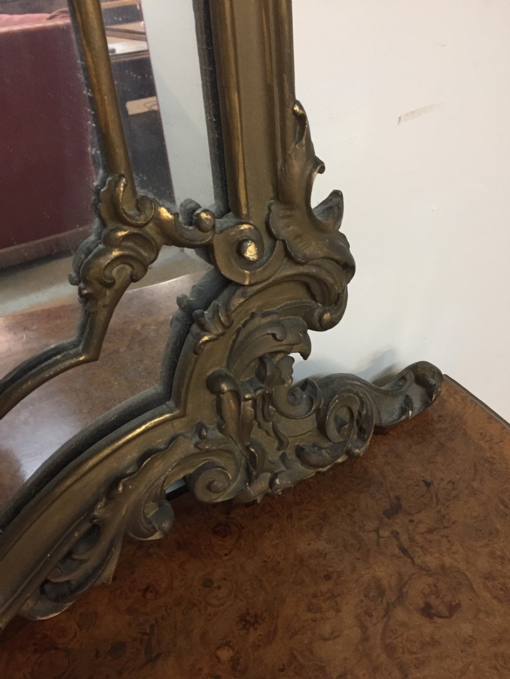 Burr walnut console table with gilded mirror  View XII