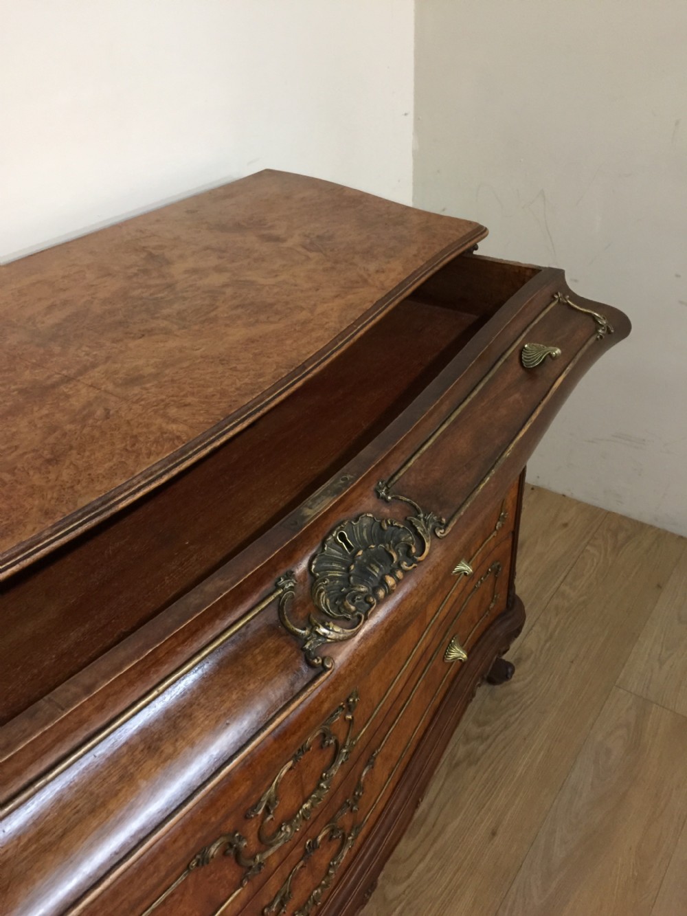 Burr walnut bombe Chest Of Drawers circa 1920 View IX