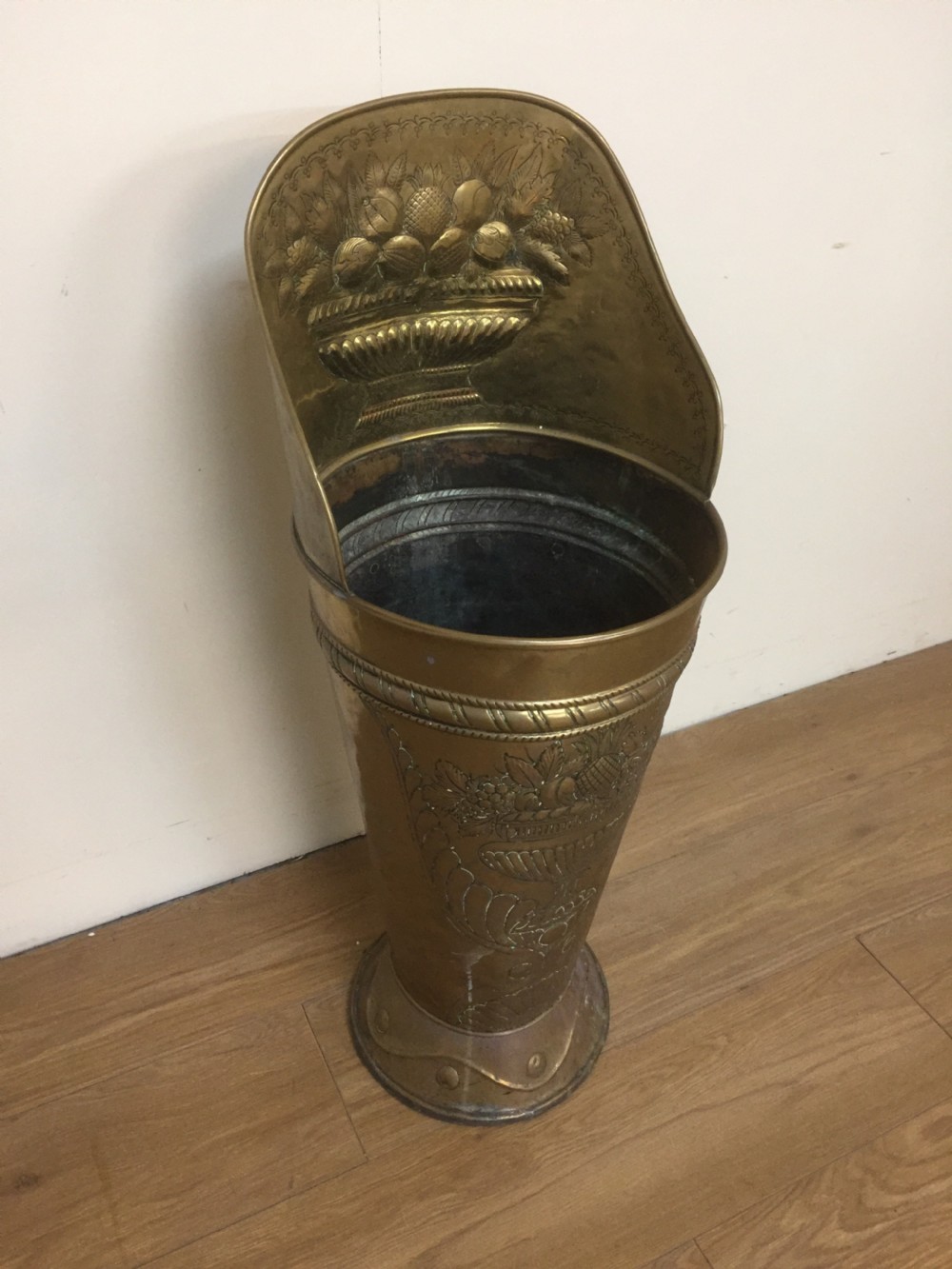 Nineteenth century brass grape hod