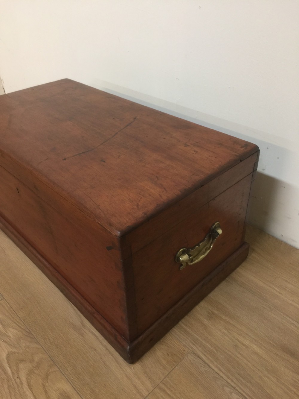 Small nineteenth century fitted mahogany box  View III