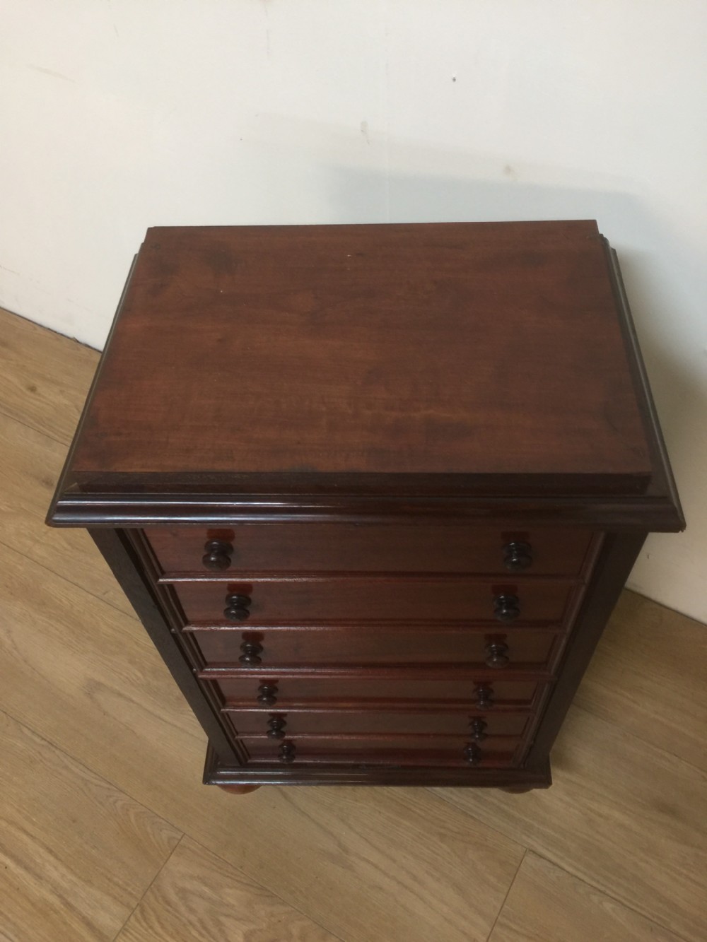 Small bank of mahogany drawers  65 cm high  View VI