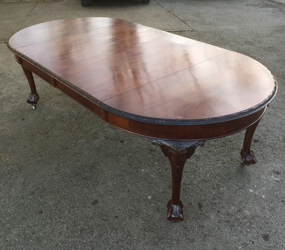 Nineteenth century mahogany extending eight seater dining table 