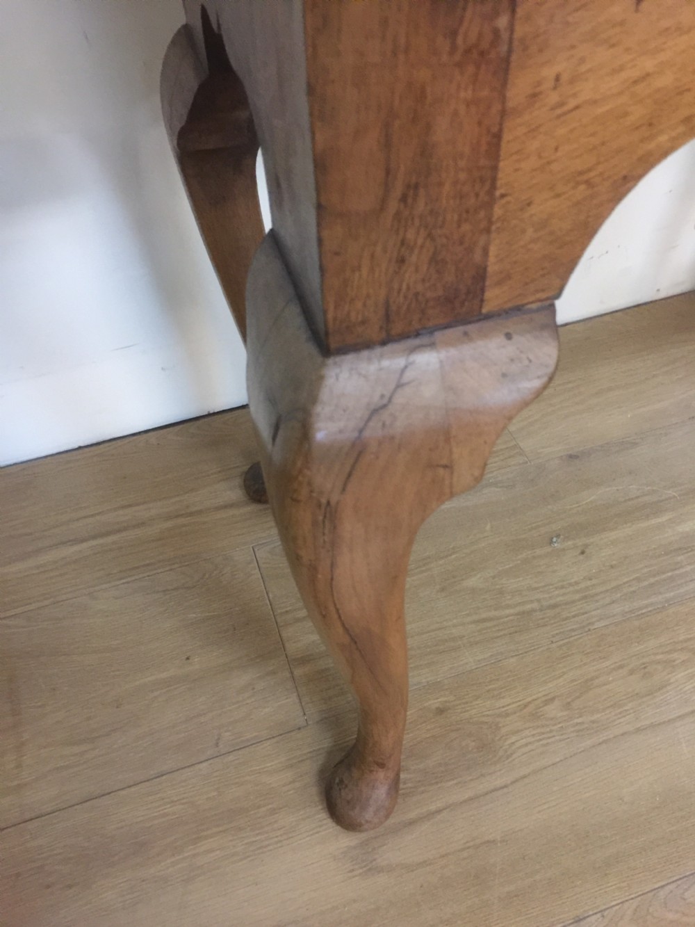 Walnut crossbanded Georgian style cabinet circa 1920 View VII