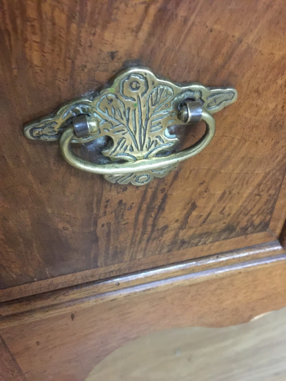 Walnut crossbanded Georgian style cabinet circa 1920 View VIII
