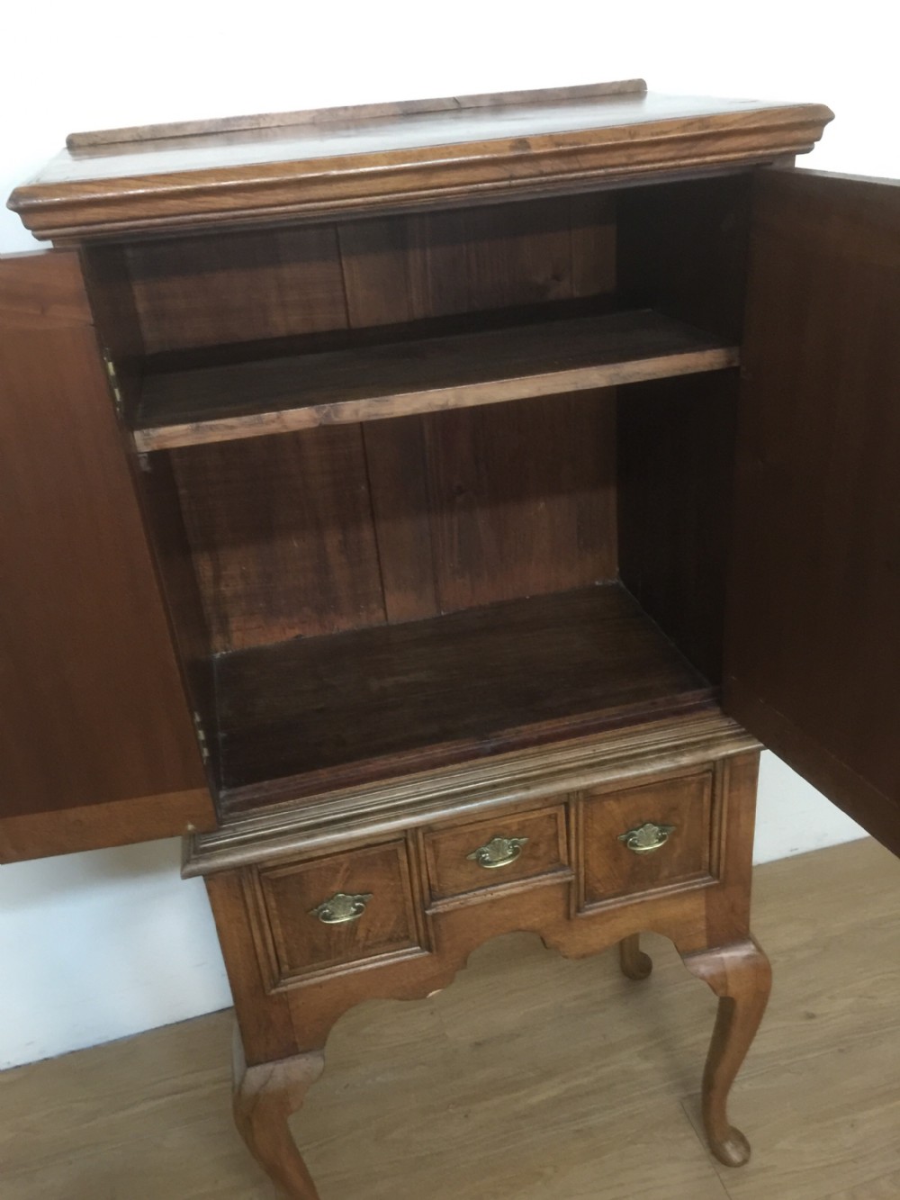 Walnut crossbanded Georgian style cabinet circa 1920 View X