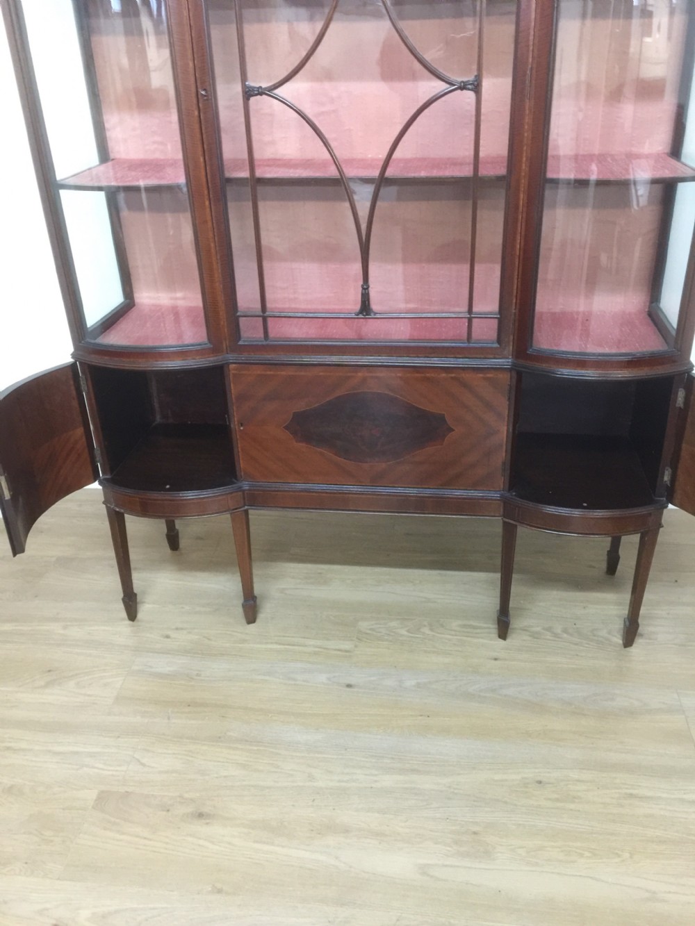 Inlaid mahogany display cabinet on tapered legs  circa 1910 View VII