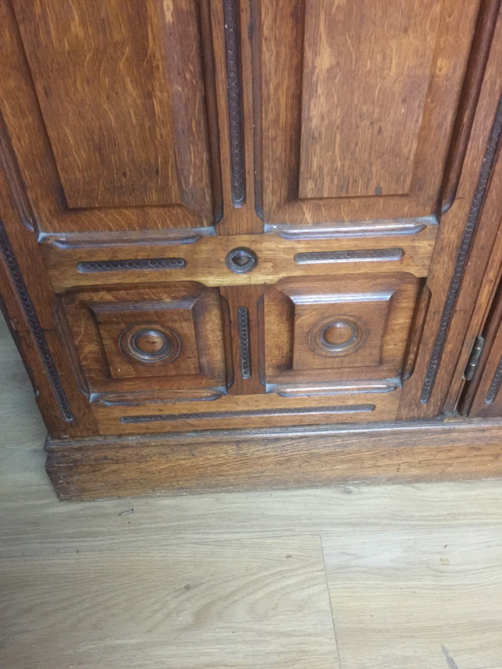Nineteenth century golden oak triple wardrobe circa 1880 View XI