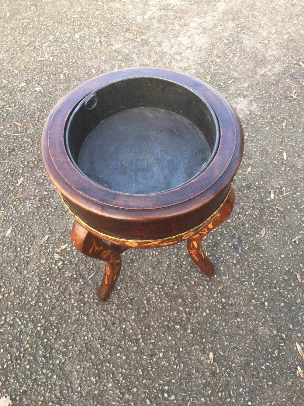 Edwardian Dutch marquetry small jardiniere stand  View II