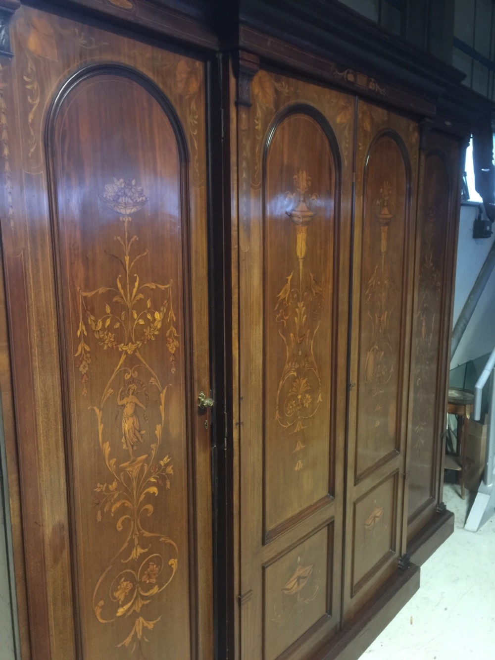 Stunning four door inlaid mahogany country house wardrobe circa 1890 View IV