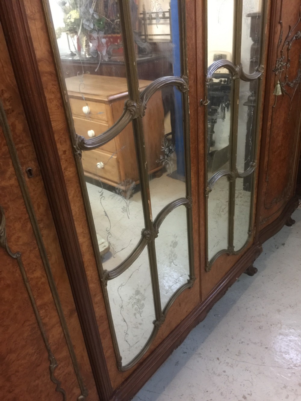 Four door burr walnut wardrobe with gilded carving circa 1920 View VI