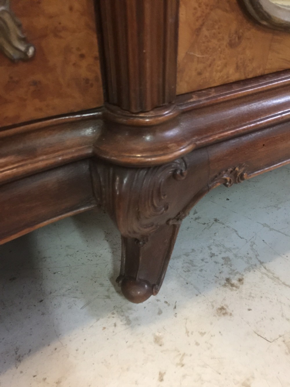 Four door burr walnut wardrobe with gilded carving circa 1920 View XIV