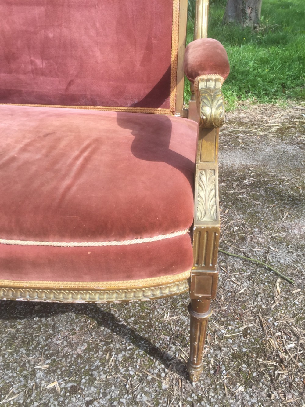Nineteenth century gilt framed French Sofa in pink velvet  View VII