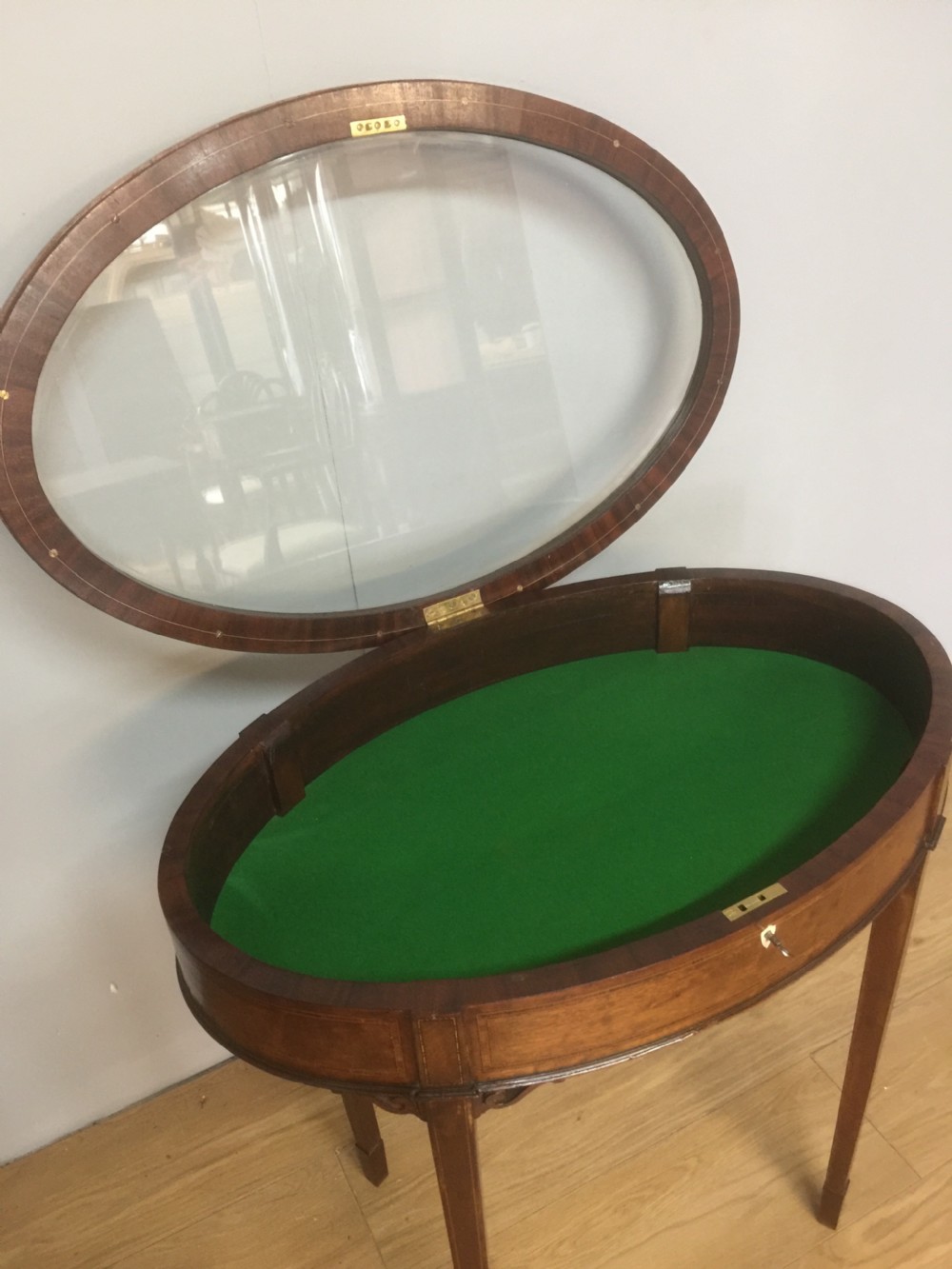 Nineteenth century London made bijouterie Cabinet  View V
