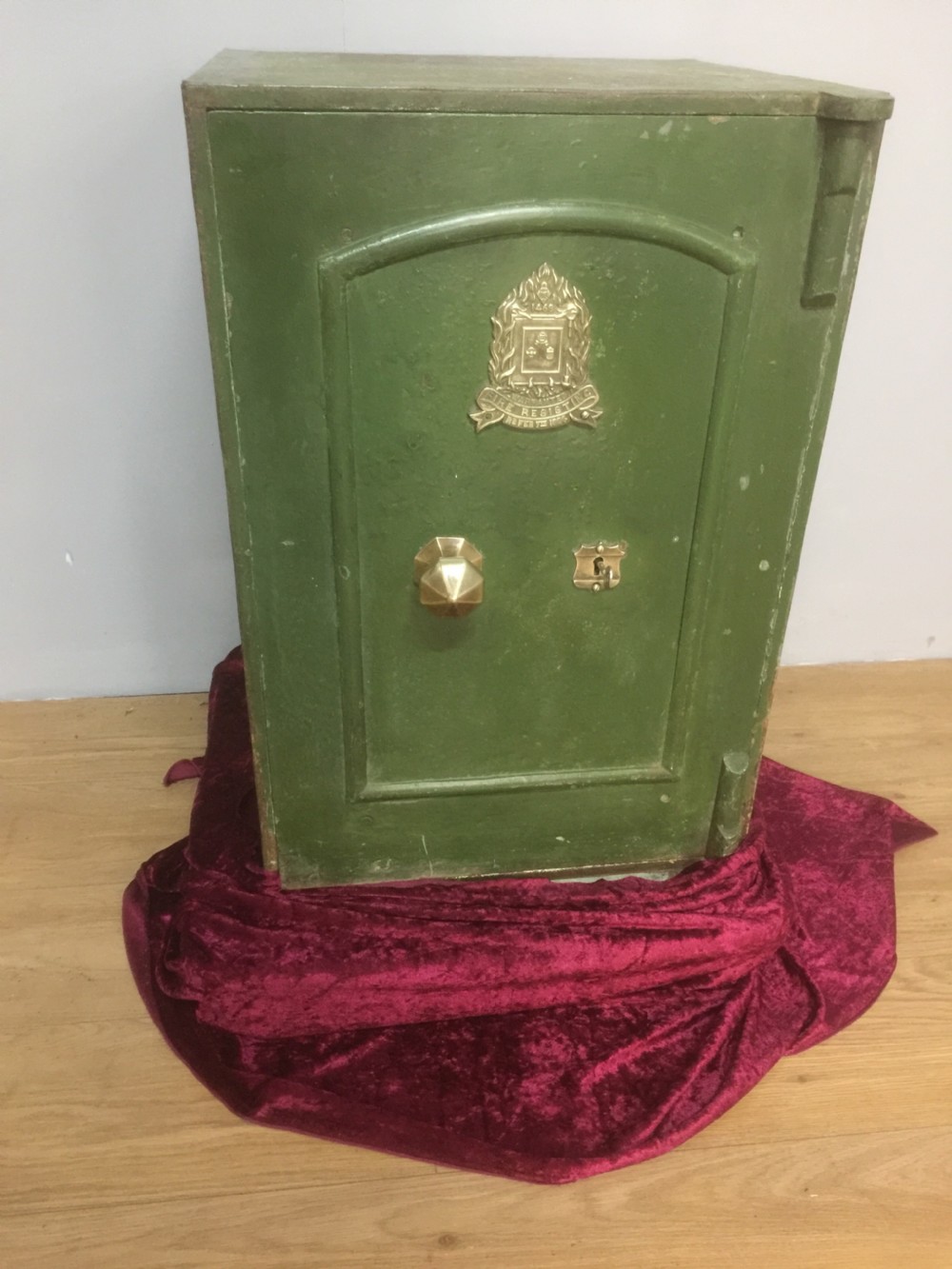 Nineteenth century antique safe in original condition with key View VIII