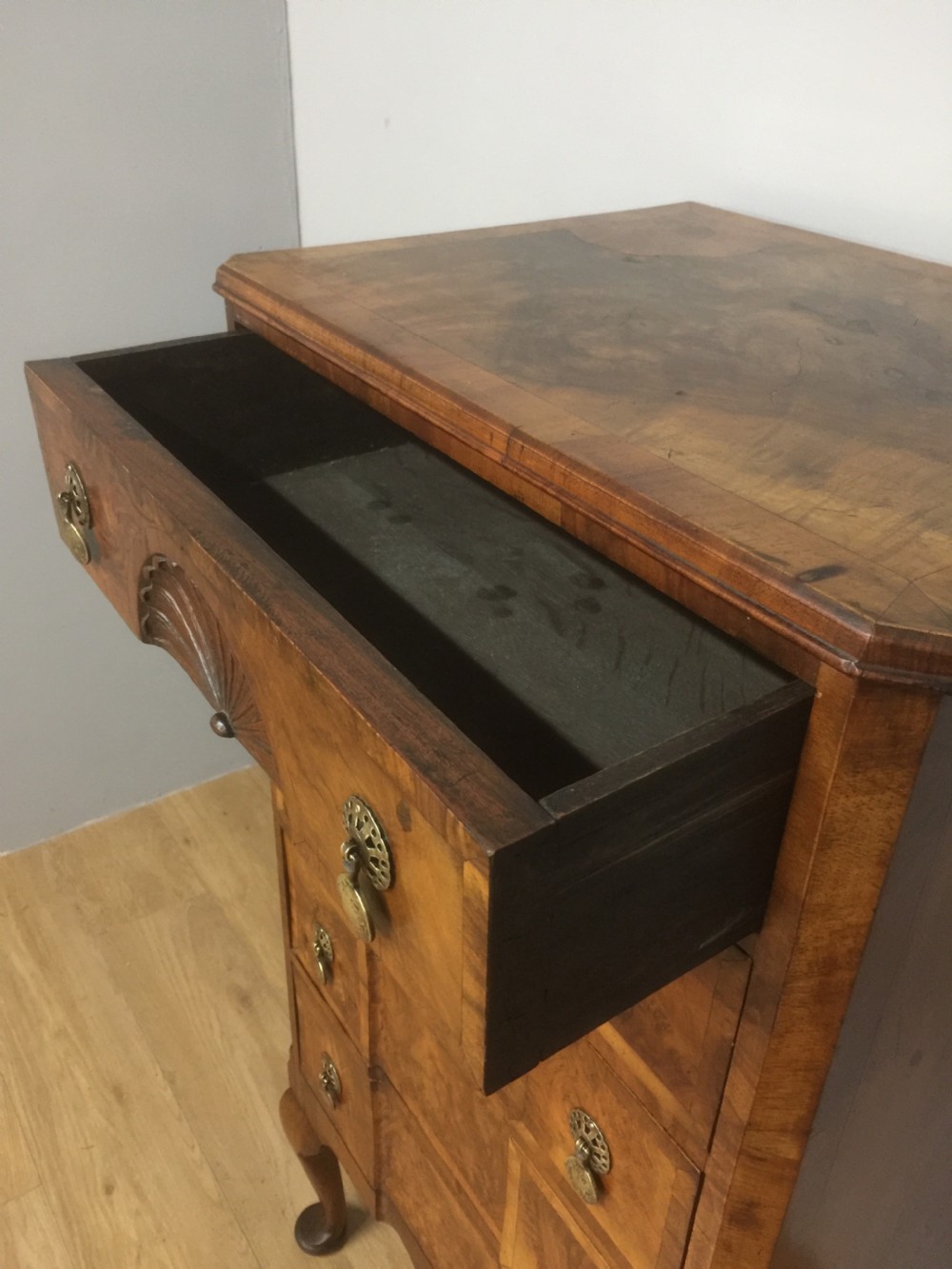 Walnut crossbanded five height chest of drawers circa 1910 View VI