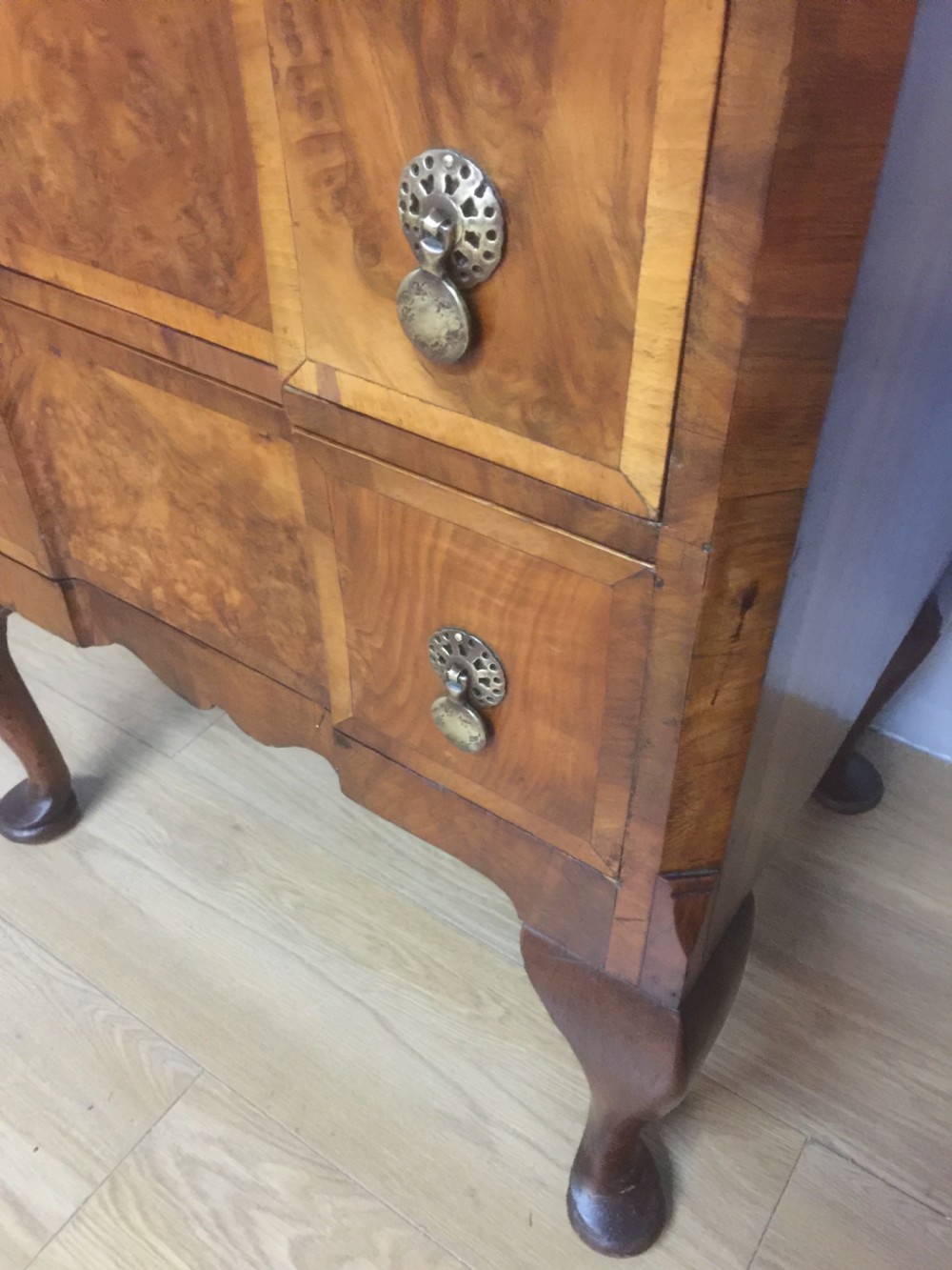 Walnut crossbanded five height chest of drawers circa 1910 View VII