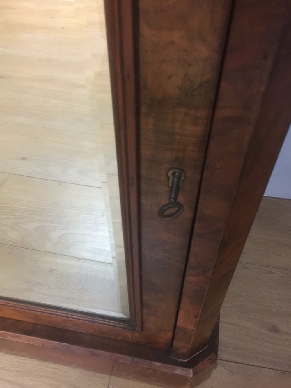 Nineteenth century inlaid burr walnut cabinet with mirrored door View VII