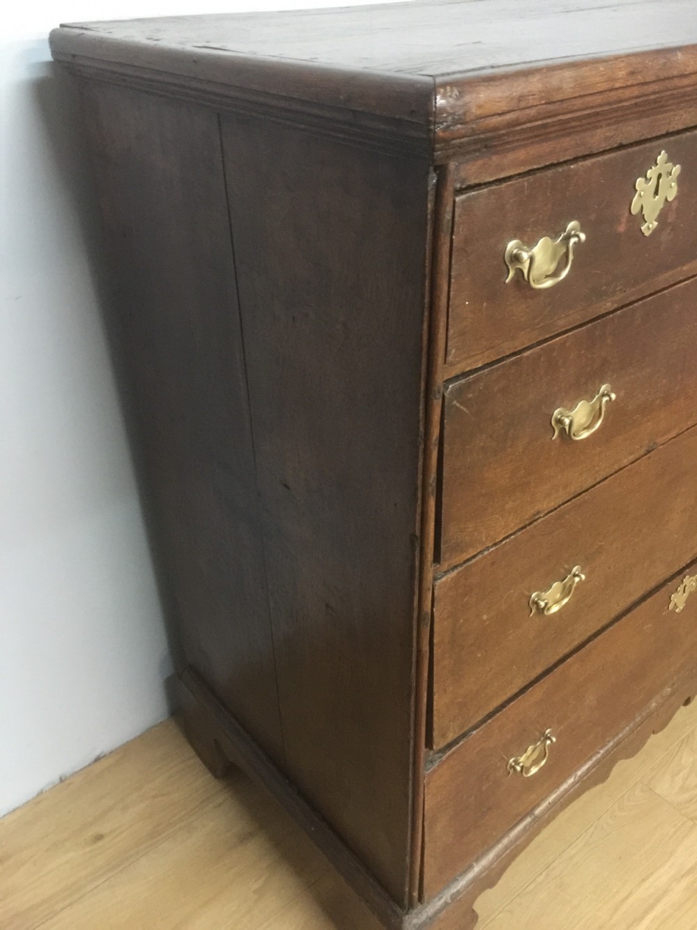 Early 18th century four height oak chest of drawers  View IV