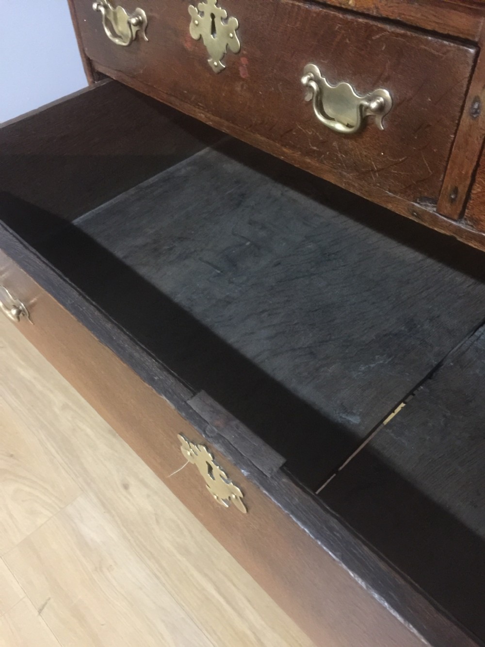 Early 18th century four height oak chest of drawers  View VIII