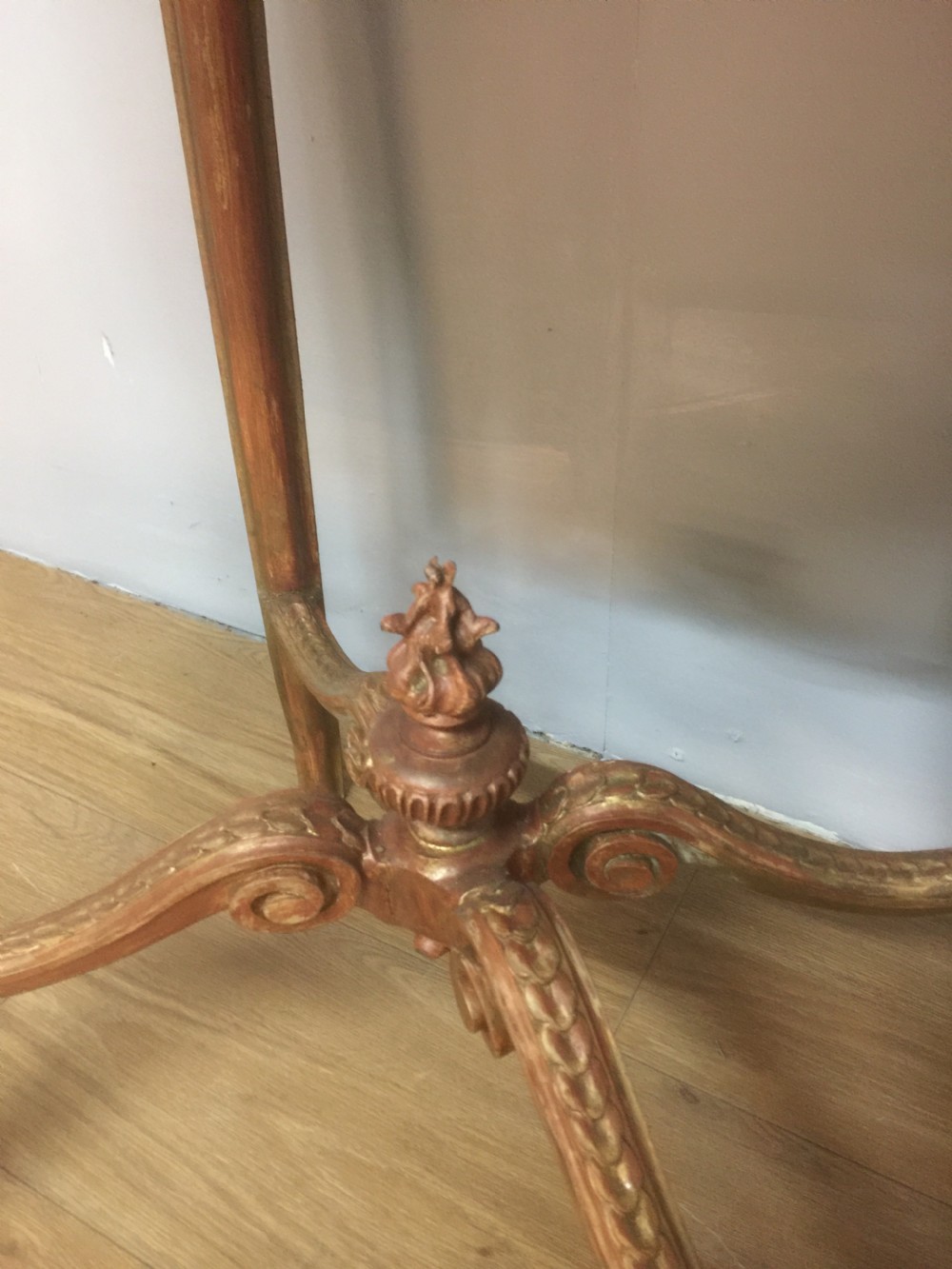 Nineteenth century carved and gilded bijouterie cabinet View III
