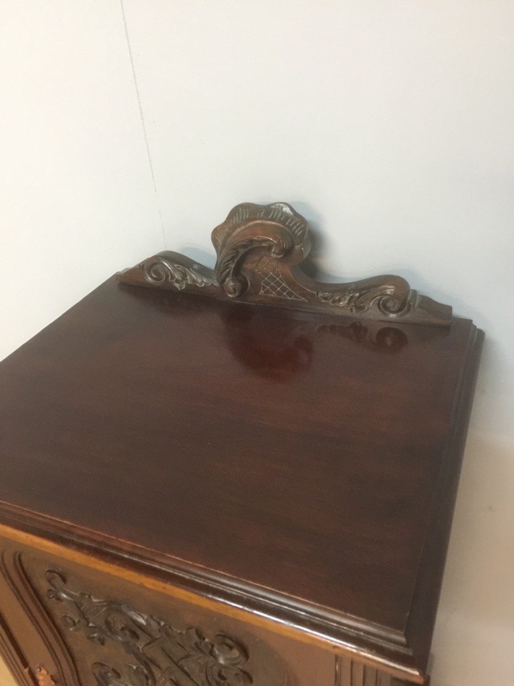 Art nouveau carved mahogany bedside cabinet circa 1900 View IV