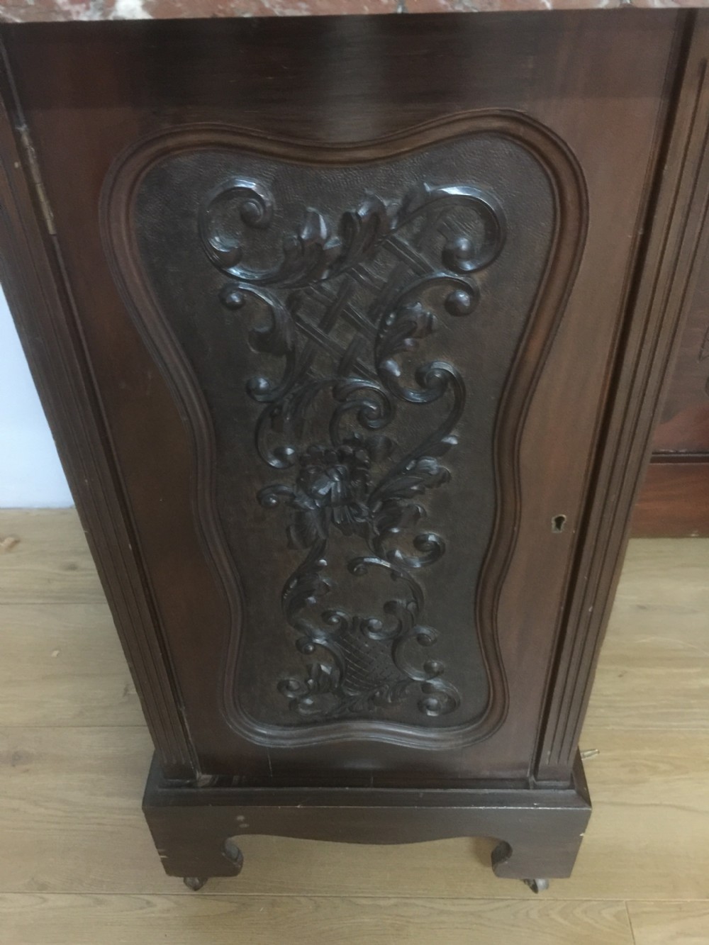 Art nouveau carved mahogany marble topped washstand circa 1900 View III
