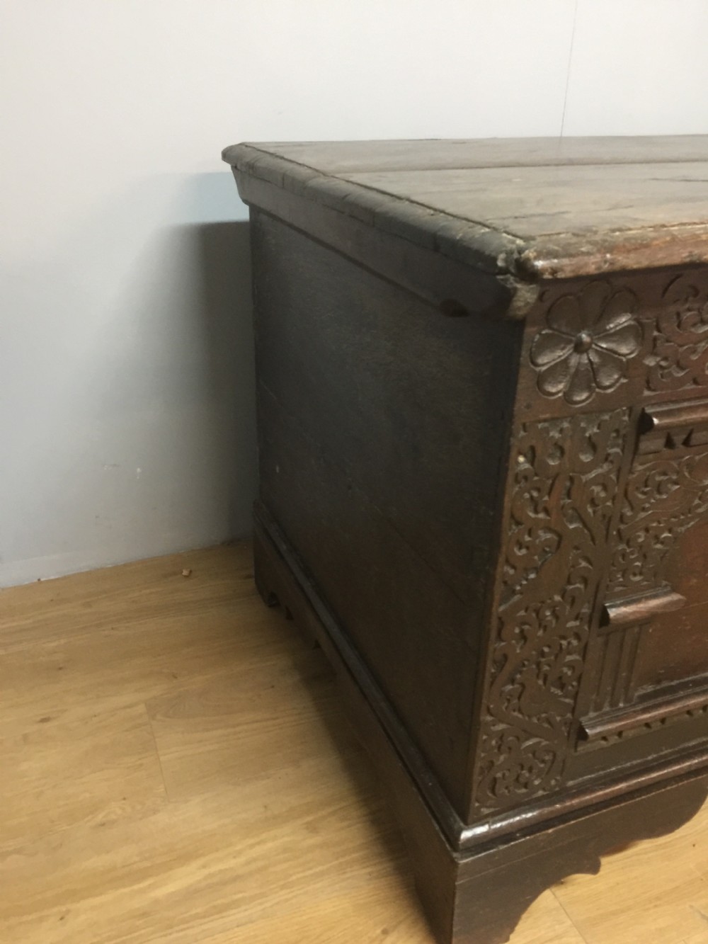 Large country House carved oak coffer late 17th century View V