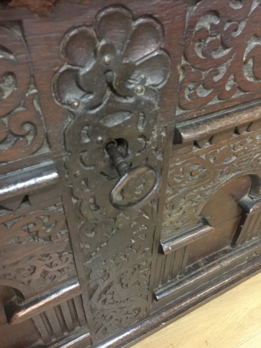 Large country House carved oak coffer late 17th century View VII
