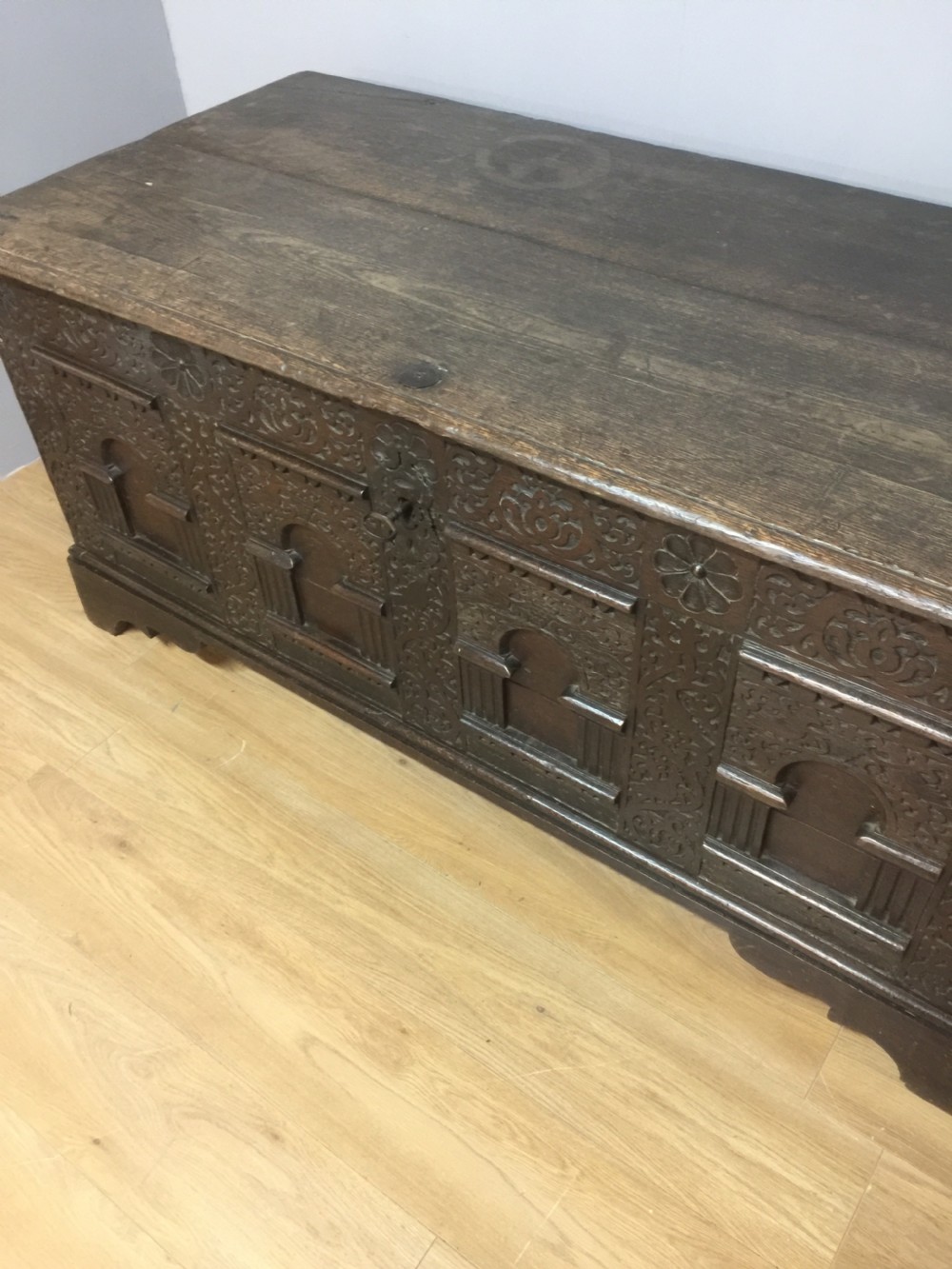 Large country House carved oak coffer late 17th century View XIV