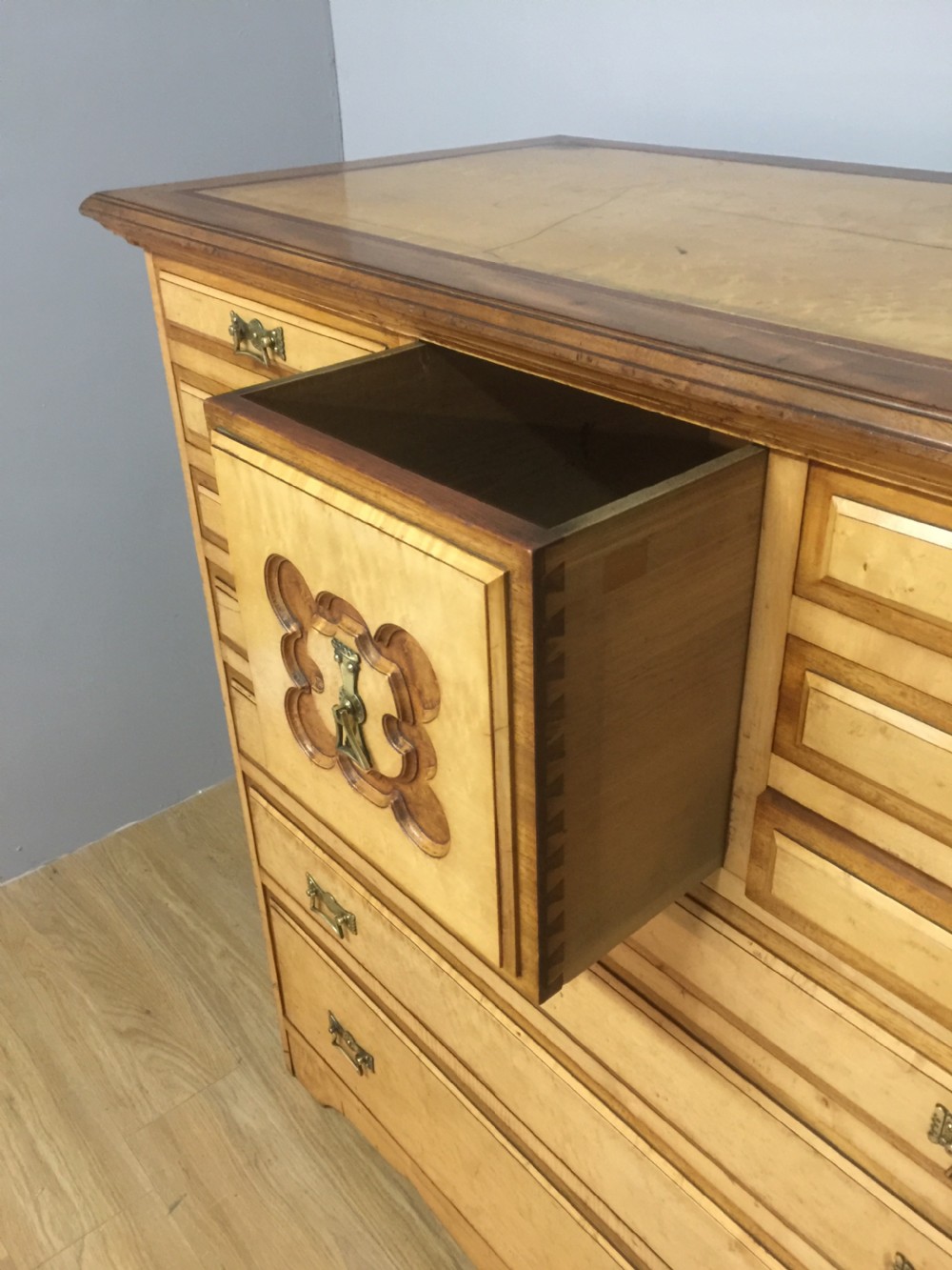 Rare nineteenth century birds eye maple and mahogany chest of drawers  View VIII