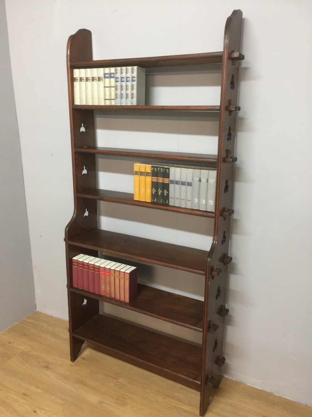 Arts and crafts seven height oak shelves circa 1900 View X